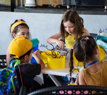 روز زنبور عسل