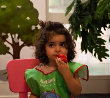 تغذیه کودکان در خانه کودک سلاله