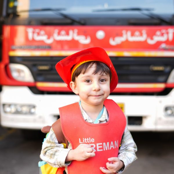 بازدید کودکان از ایستگاه آتش نشانی با ماتیار سلاله