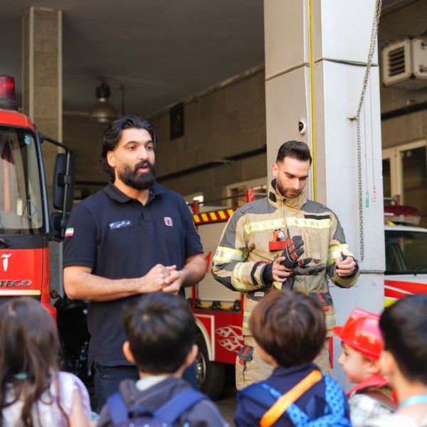 بازدید از آتش نشانی با مهدکودک