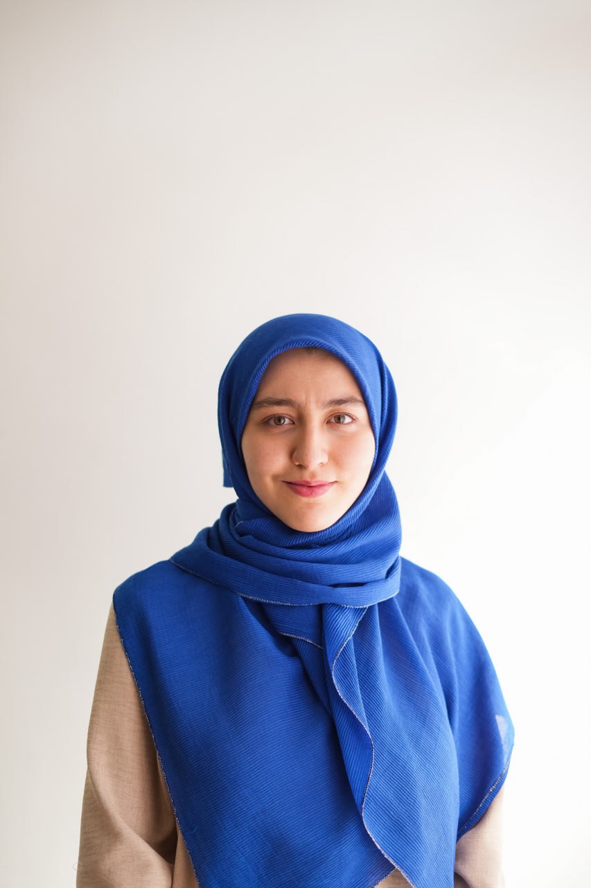 نرگس سربندی فراهانی